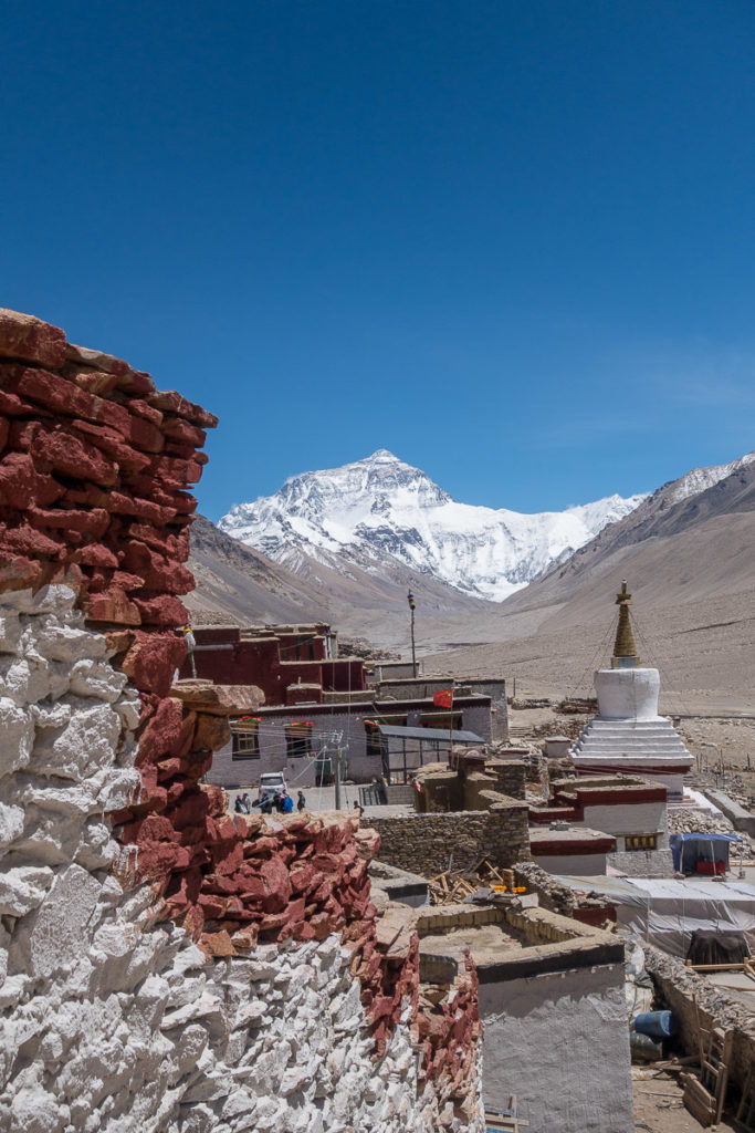 Das Rongpu Kloster vor dem Mt. Everest