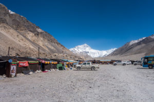 Ein Teil vom Basecamp, im Hintergrund der Mt. Everest